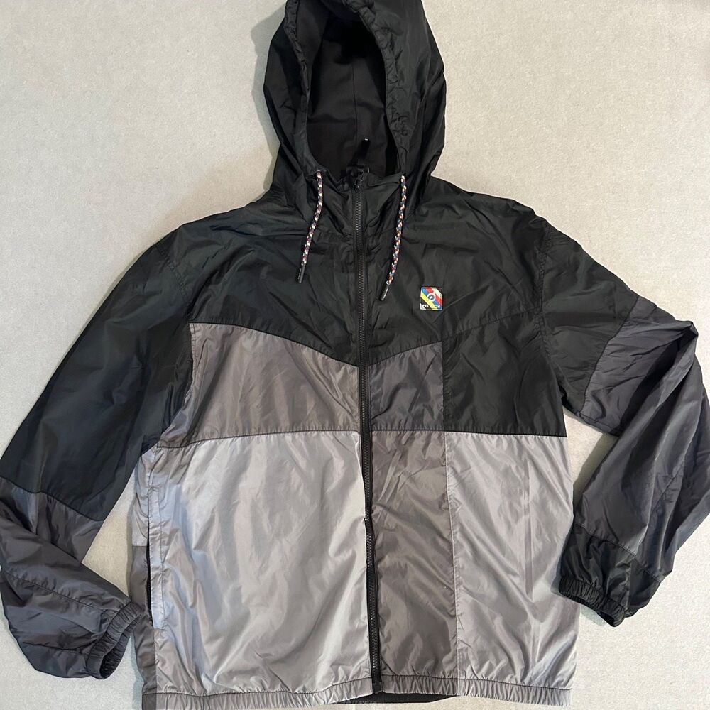 Peloton Windbreaker Jacket Mens Large L Black Gray Colorblock Hooded Full Zip